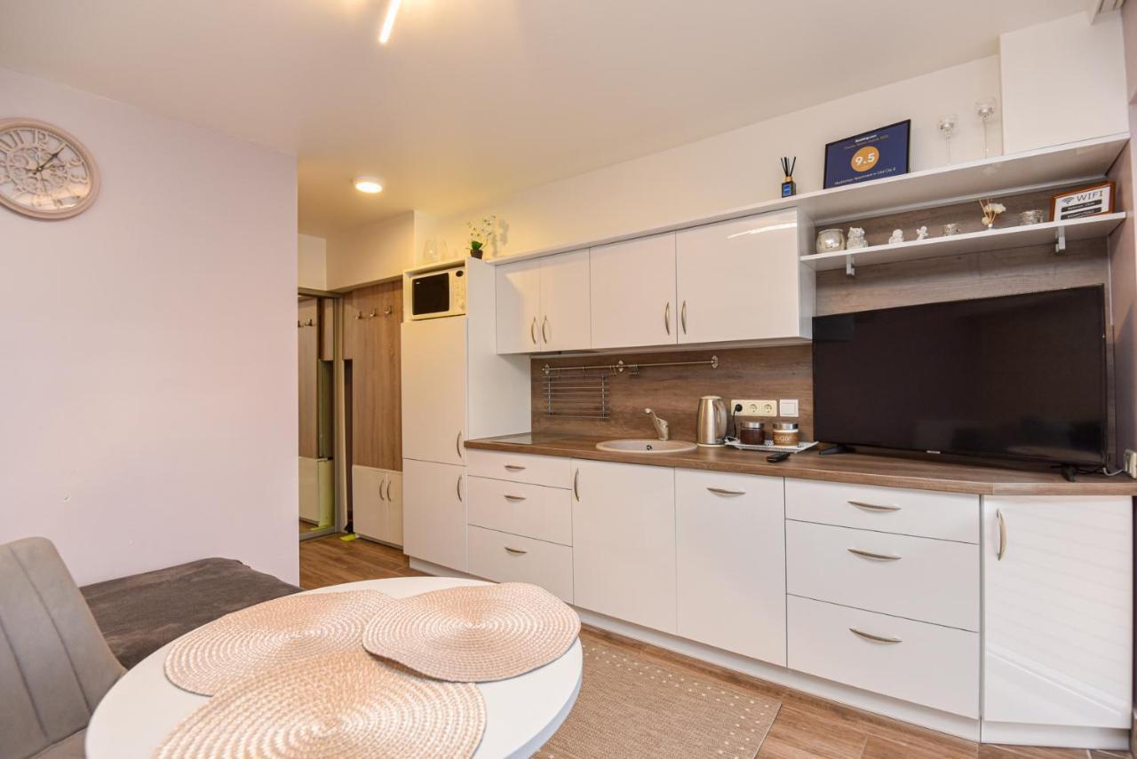 Apartment Medziotoju In Old City 2 *